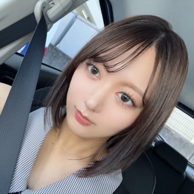 梓まりの